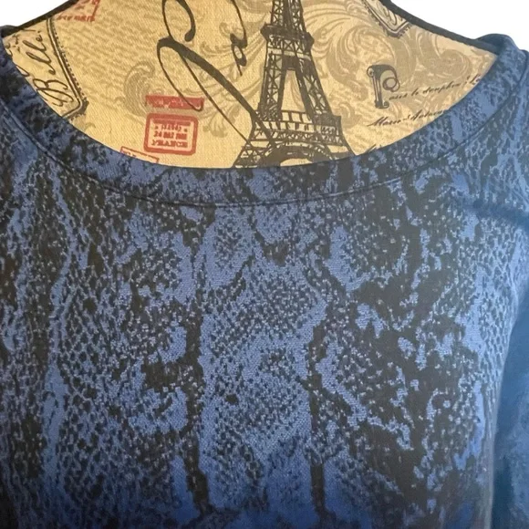 JM Collection Blue Snakeskin Blouse - Picture 2 of 5